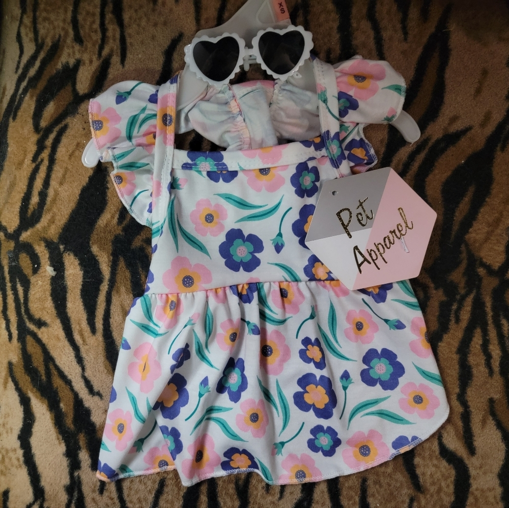 Pet Dress Dog Or Cat Flower Burst with Heart Sunglasses  Sm New. Ea.